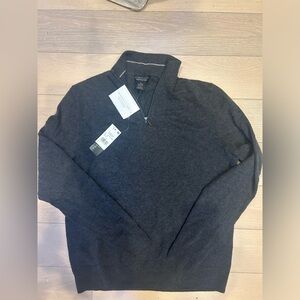 Bloomingdale’s Cashmere zip sweater M